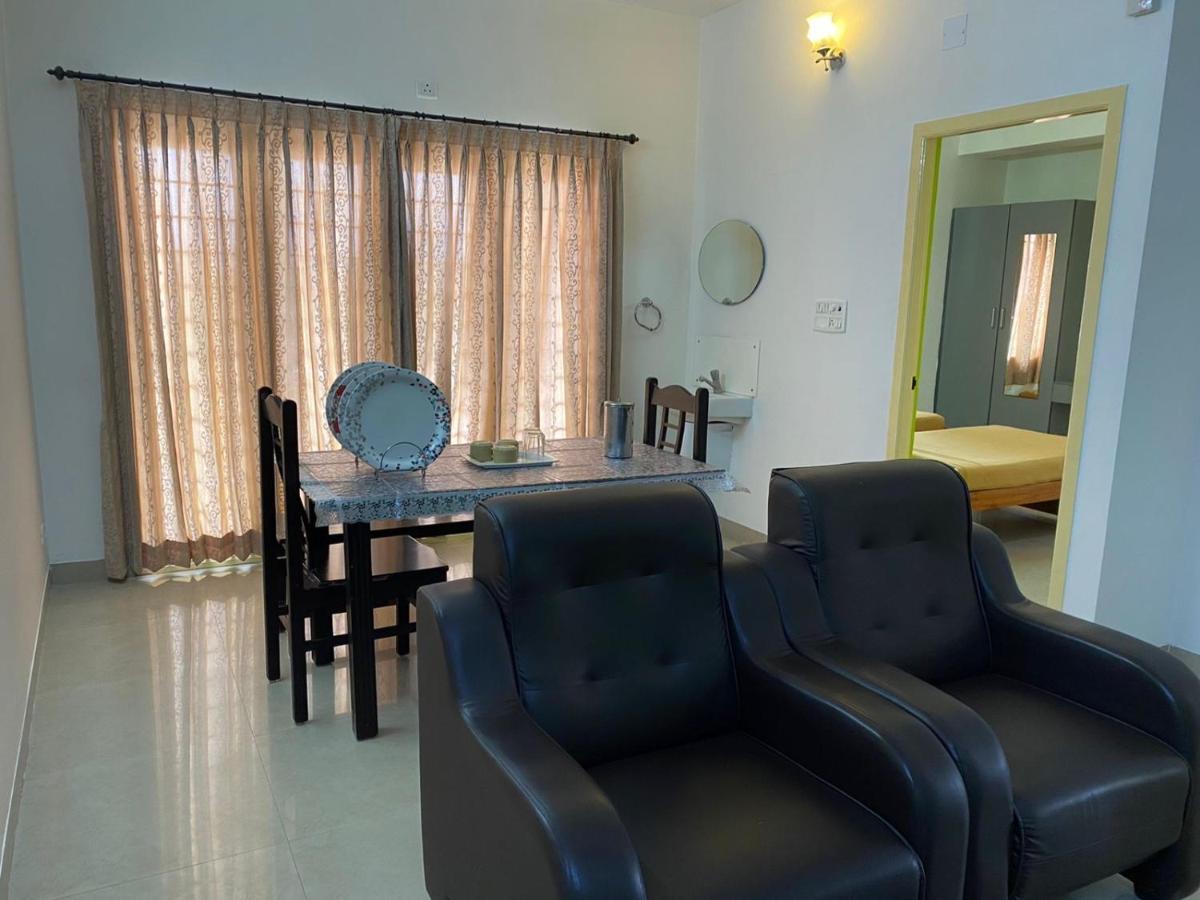 Thulasirams Service Apartments Coimbatore Eksteriør bilde