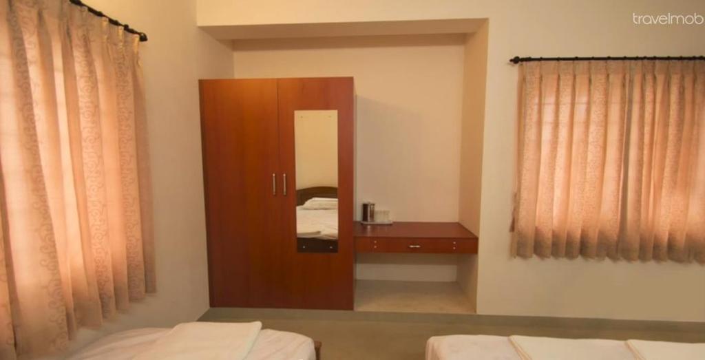 Thulasirams Service Apartments Coimbatore Eksteriør bilde